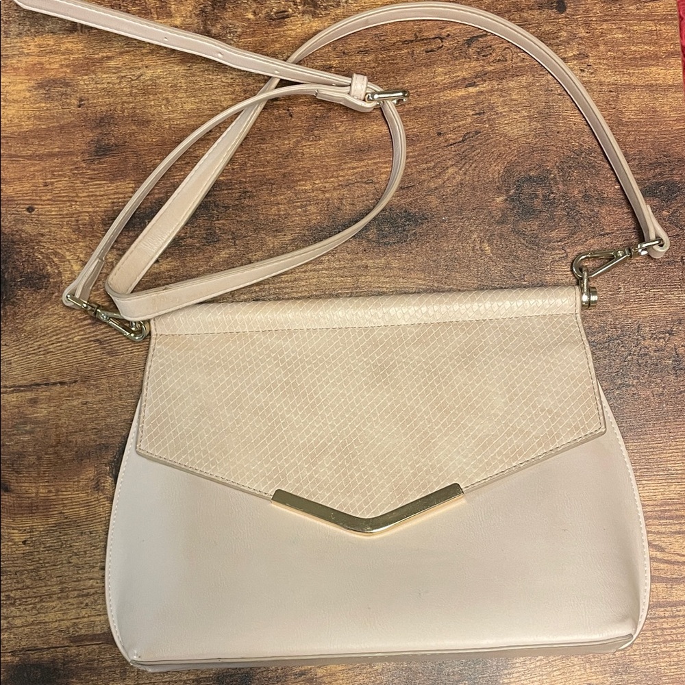 Elegant Cream Shoulder Bag with Removable Straps